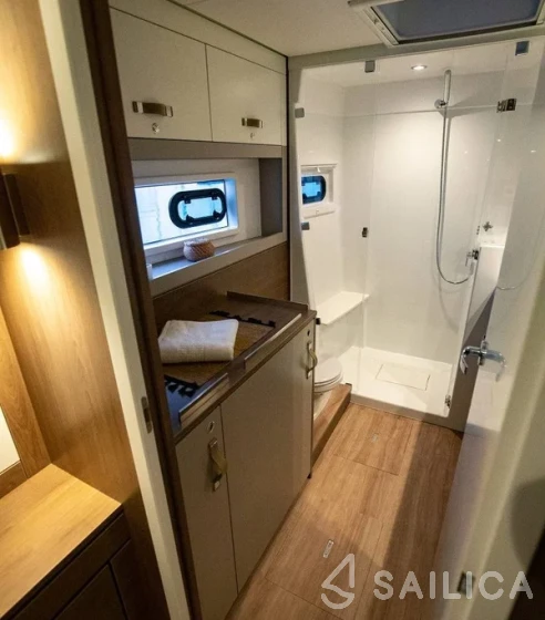 Bali 4.4 - Yacht Charter Sailica