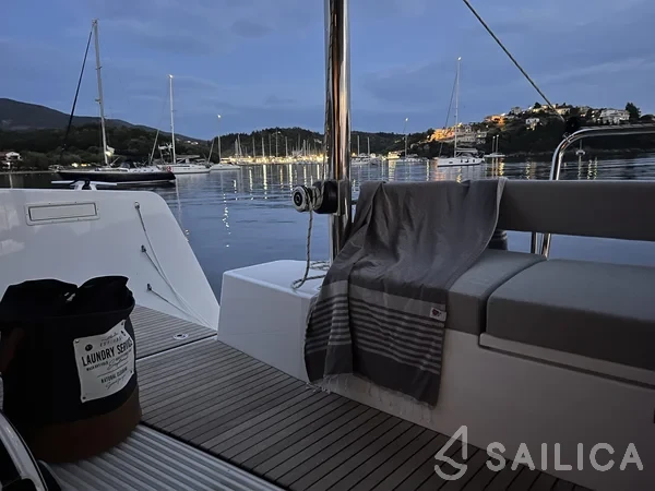 Bali 4.4 - Yacht Charter Sailica