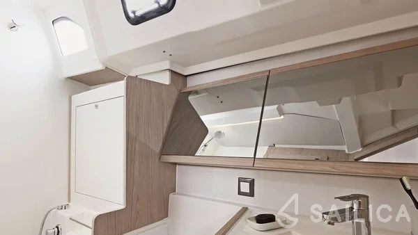 Oceanis 46.1 - Yacht Charter Sailica