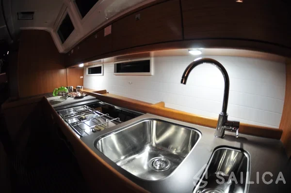 Bavaria 46 Cruiser - Yacht Charter Sailica