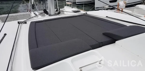 Lagoon 450  Flybridge - Yacht Charter Sailica
