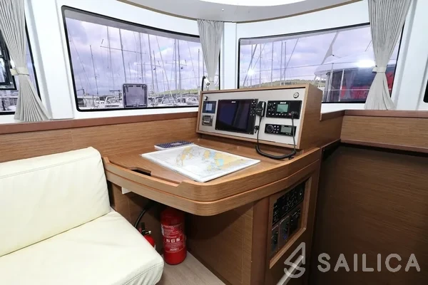 Lagoon 42 - Yacht Charter Sailica