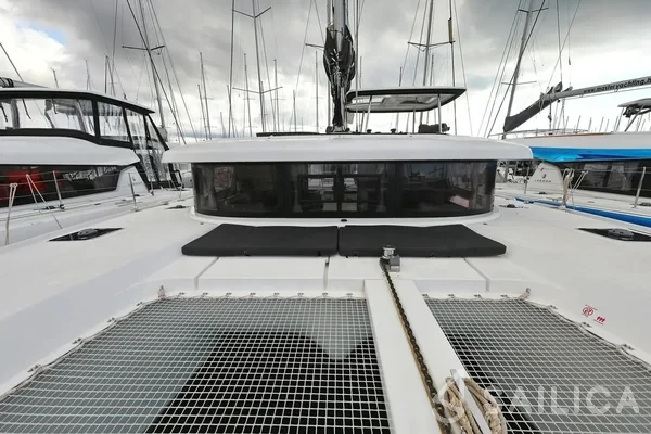 Lagoon 42 - Yacht Charter Sailica