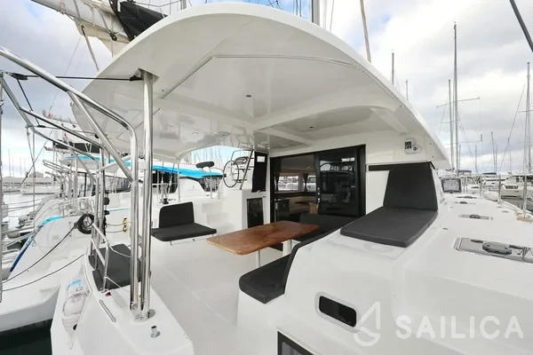 Lagoon 42 - Yacht Charter Sailica