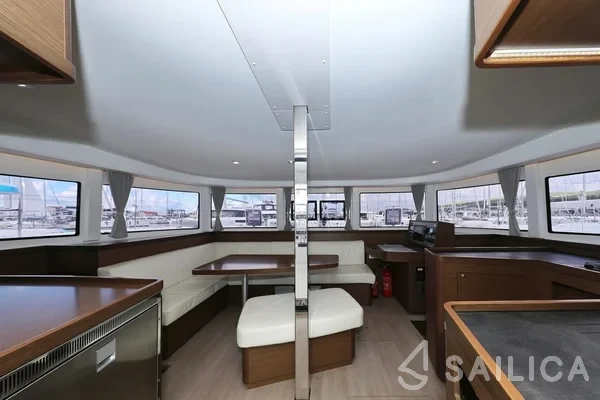 Lagoon 42 - Yacht Charter Sailica