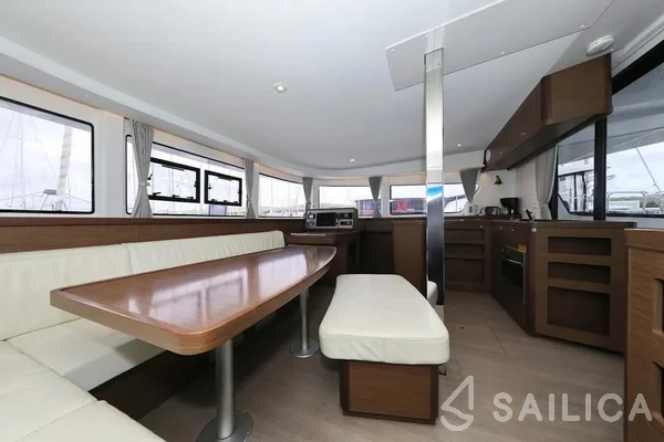 Lagoon 42 - Yacht Charter Sailica
