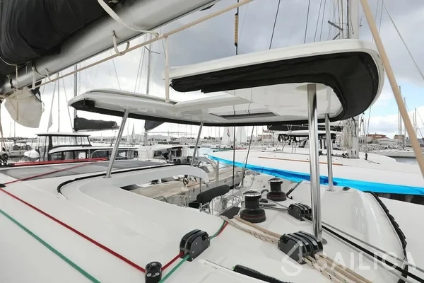 Lagoon 42 - Yacht Charter Sailica