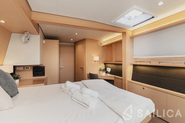 Lagoon 560 S2 - Yacht Charter Sailica