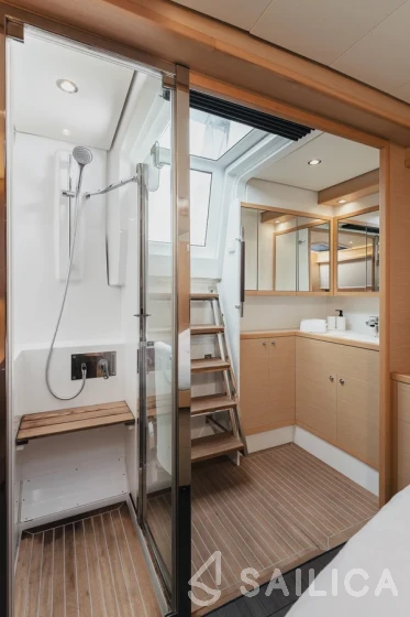 Lagoon 560 S2 - Yacht Charter Sailica