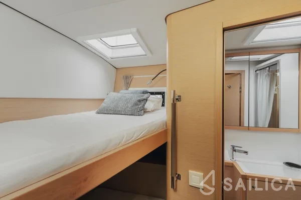 Lagoon 560 S2 - Yacht Charter Sailica
