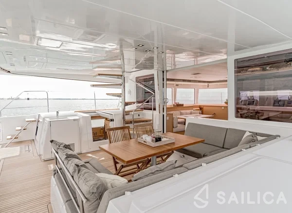 Lagoon 560 S2 - Yacht Charter Sailica