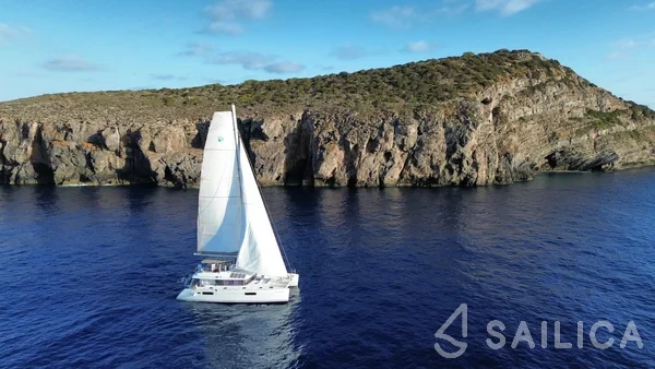 Lagoon 560 S2 - Yacht Charter Sailica