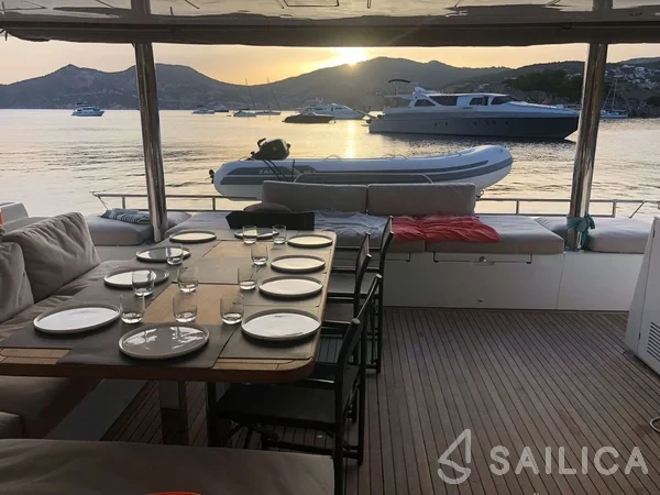 Lagoon 560 S2 - Yacht Charter Sailica