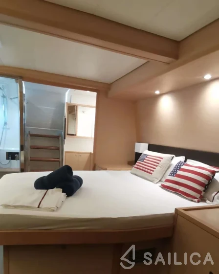 Lagoon 560 S2 - Yacht Charter Sailica
