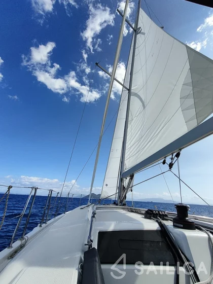 Oceanis 40.1 - Yacht Charter Sailica