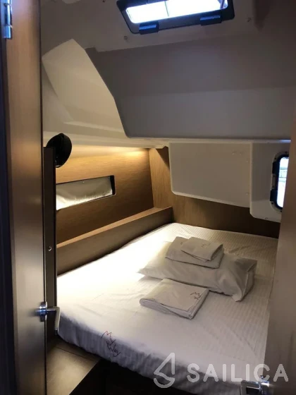 Oceanis 40.1 - Yacht Charter Sailica
