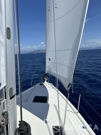 Oceanis 40.1 - Yacht Charter Sailica