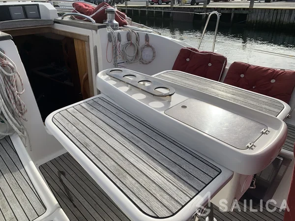 Delphia 40 - Yacht Charter Sailica