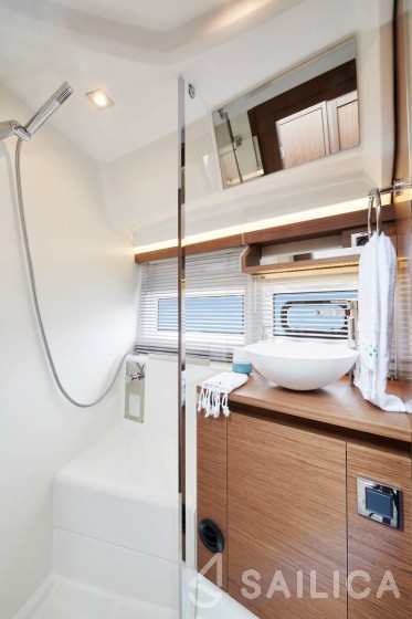 Jeanneau NC 37 - Yacht Charter Sailica