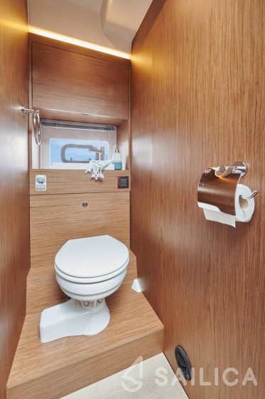 Jeanneau NC 37 - Yacht Charter Sailica