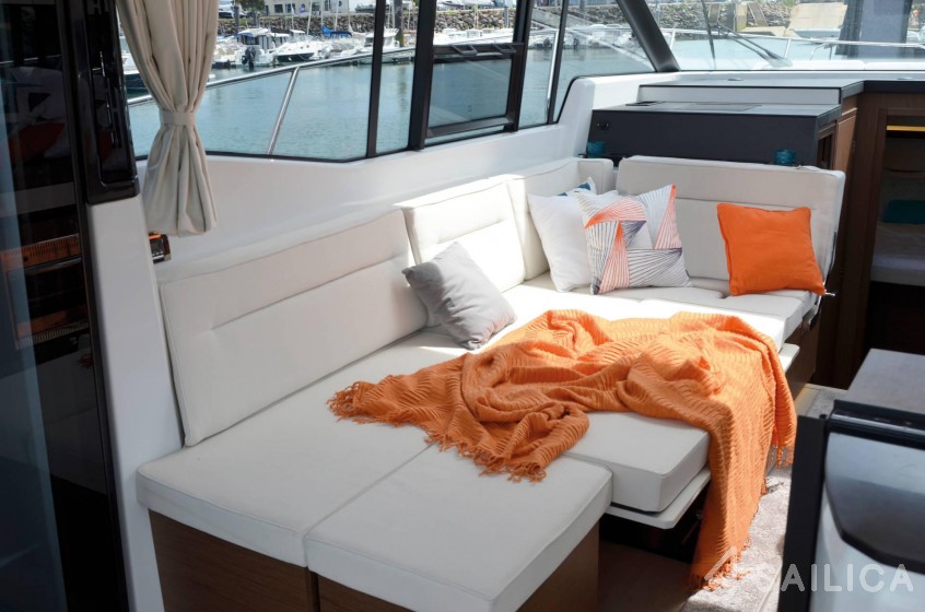Jeanneau NC 37 - Yacht Charter Sailica