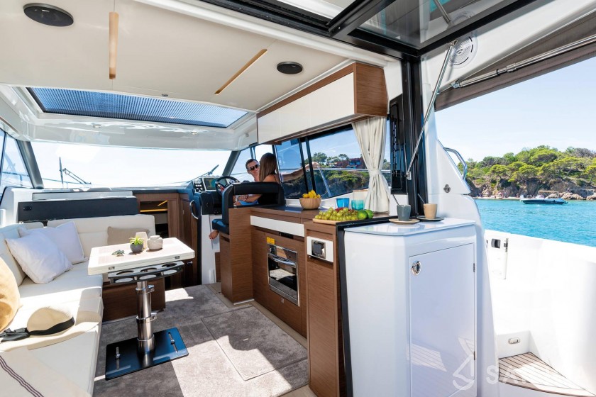 Jeanneau NC 37 - Yacht Charter Sailica