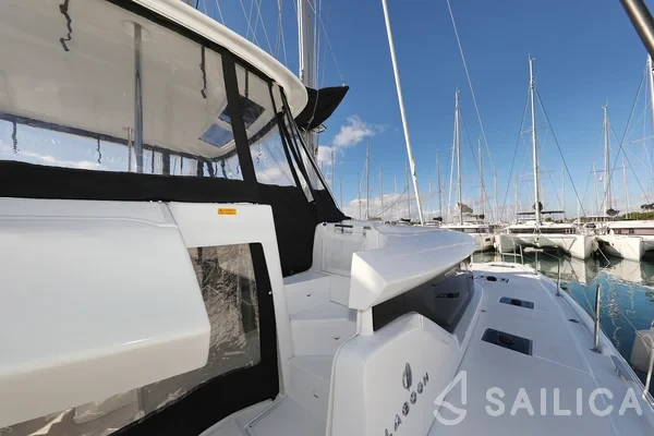 Lagoon 46  - Yacht Charter Sailica