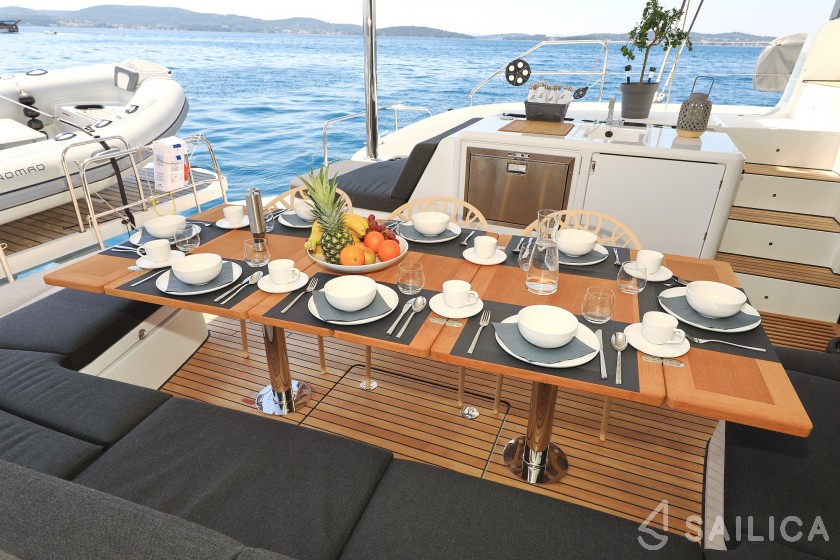 Lagoon 55 - Yacht Charter Sailica