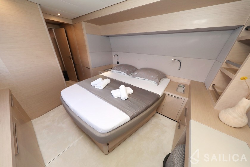 Lagoon 55 - Yacht Charter Sailica
