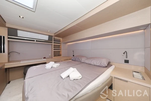 Lagoon 55 - Yacht Charter Sailica