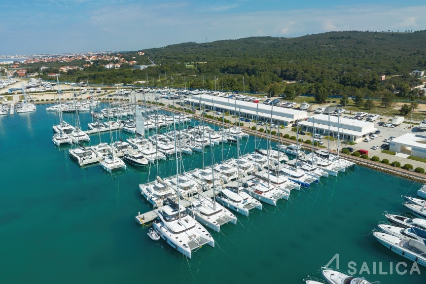 Lagoon 55 - Yacht Charter Sailica