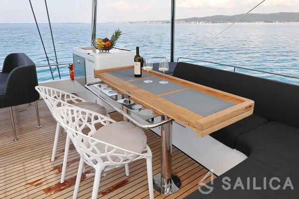 Lagoon 55 - Yacht Charter Sailica