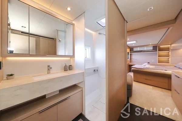 Lagoon 55 - Yacht Charter Sailica