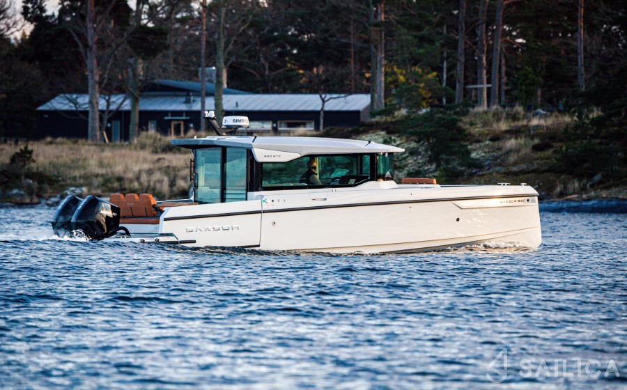 Saxdor 320 GTC - Yacht Charter Sailica