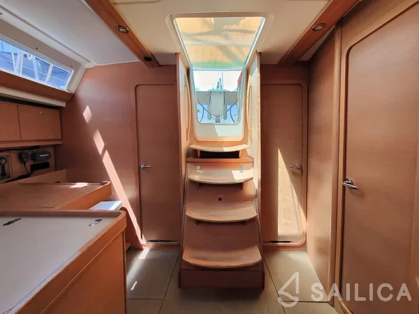 Dufour 450 GL - Yacht Charter Sailica