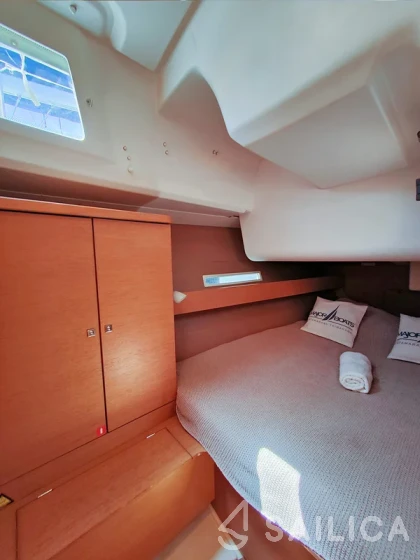 Dufour 450 GL - Yacht Charter Sailica