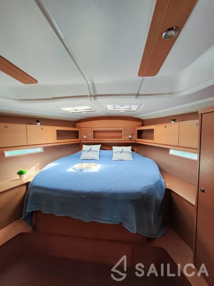 Dufour 450 GL - Yacht Charter Sailica