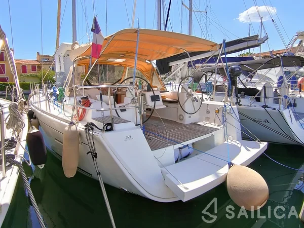 Dufour 450 GL - Yacht Charter Sailica