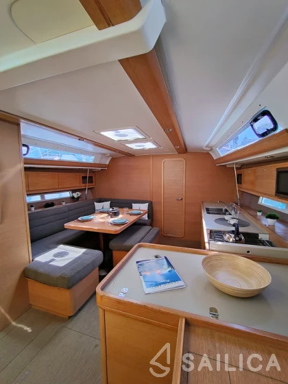 Dufour 450 GL - Yacht Charter Sailica
