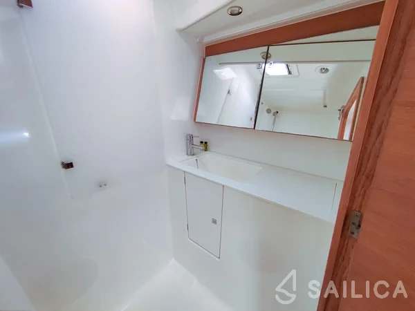 Dufour 450 GL - Yacht Charter Sailica