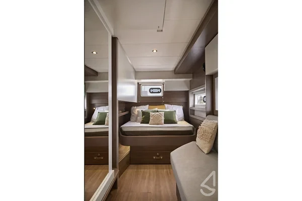 Bali 4.4 - Yacht Charter Sailica