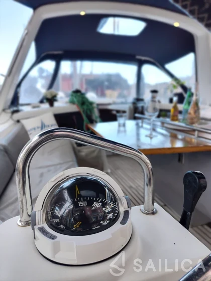 Oceanis 48 - Yacht Charter Sailica