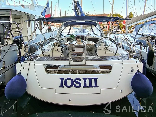 Oceanis 48 - Yacht Charter Sailica