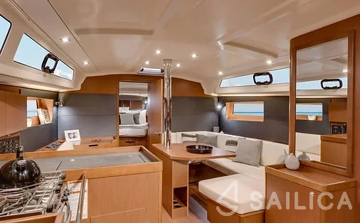 Oceanis 41.1 - Yacht Charter Sailica