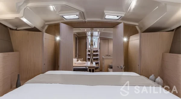 Oceanis 41.1 - Yacht Charter Sailica