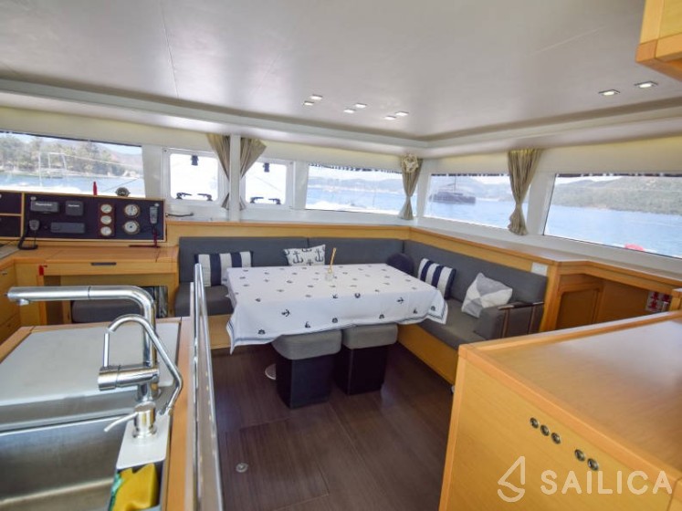 Lagoon 450 - Yacht Charter Sailica