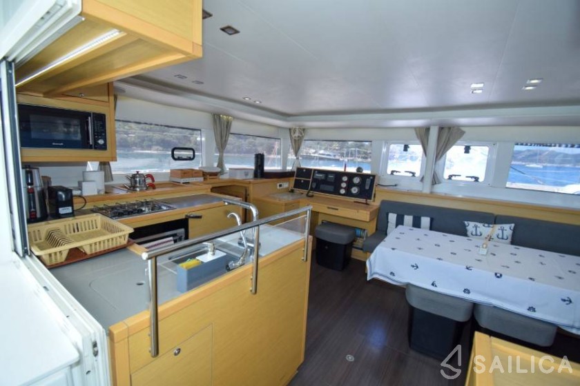 Lagoon 450 - Yacht Charter Sailica