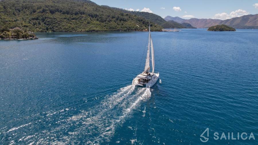 Lagoon 450 - Yacht Charter Sailica