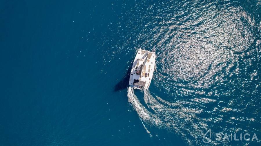 Lagoon 450 - Yacht Charter Sailica