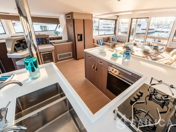 Bali 5.4. - Yacht Charter Sailica